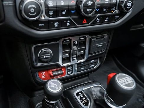 Used 2025 Jeep Wrangler Unlimited Rubicon 392 image 81