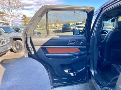 Used 2019 Ford Explorer XLT w/ Equipment Group 202A image 28