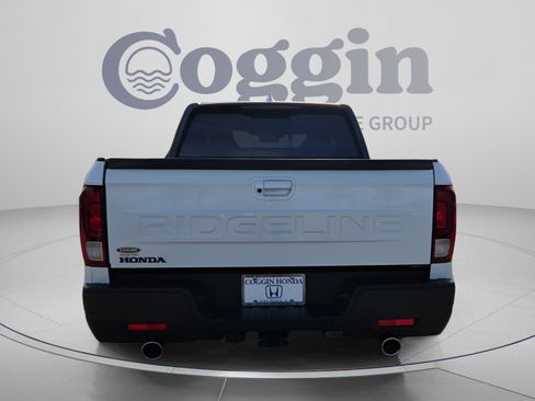 New 2026 Honda Ridgeline Black Edition image 4