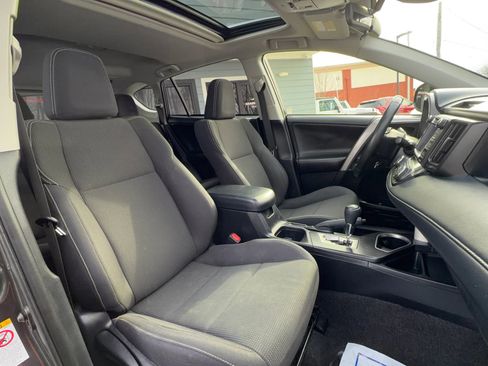 Used 2018 Toyota RAV4 XLE image 23