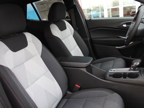 New 2026 Chevrolet Trax RS w/ Driver Confidence Package image 15