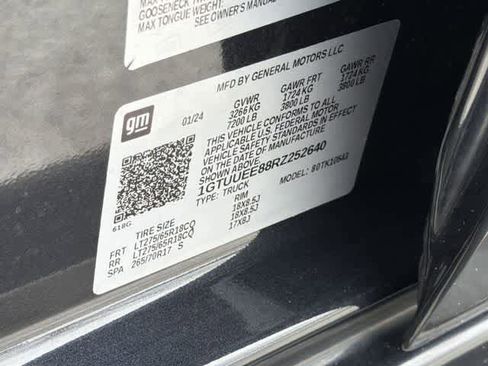 Used 2024 GMC Sierra 1500 AT4 w/ AT4 Preferred Package AWD/4WD image 29