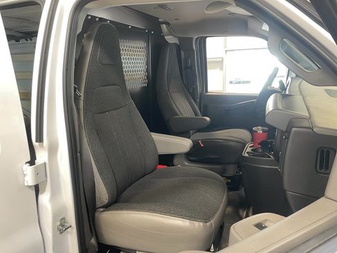 Used 2025 Chevrolet Express 2500 w/ Driver Convenience Package RWD image 10