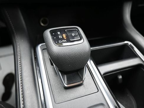 Used 2025 Nissan Pathfinder SV AWD/4WD image 24