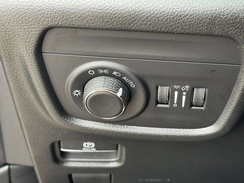 Used 2025 Jeep Grand Cherokee L Altitude AWD/4WD image 26