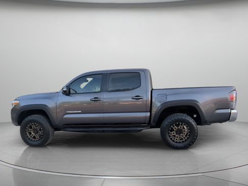 Used 2021 Toyota Tacoma TRD Off-Road AWD/4WD image 14