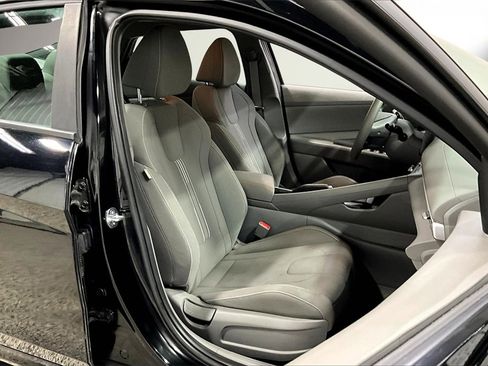 Used 2024 Hyundai Elantra SEL image 29