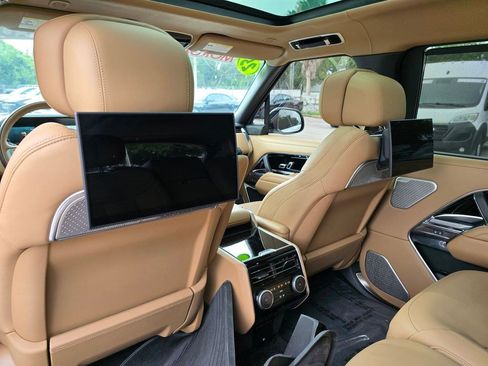 Used 2025 Land Rover Range Rover Long Wheelbase Autobiography AWD/4WD image 37
