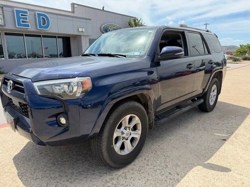 Used 2023 Toyota 4Runner SR5 Premium w/ Moonroof Package RWD image 2