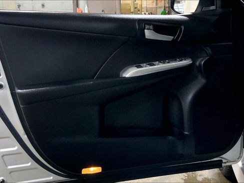 Used 2012 Toyota Camry SE image 22