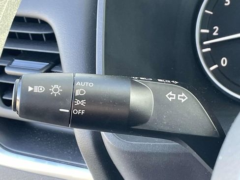 Used 2024 Nissan Rogue S image 21