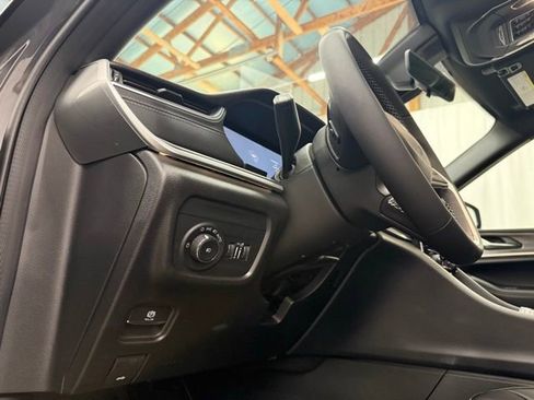 New 2025 Jeep Grand Cherokee Limited w/ Trailer Tow Package image 17