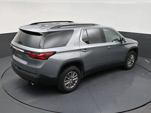 Used 2023 Chevrolet Traverse LT FWD image 16