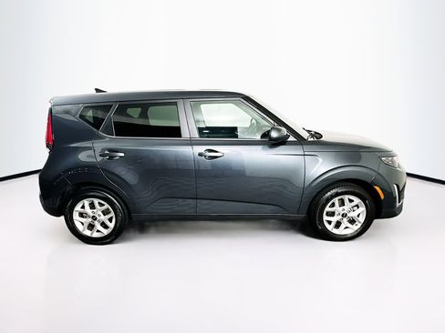 Used 2025 Kia Soul LX w/ LX Technology Package FWD image 10