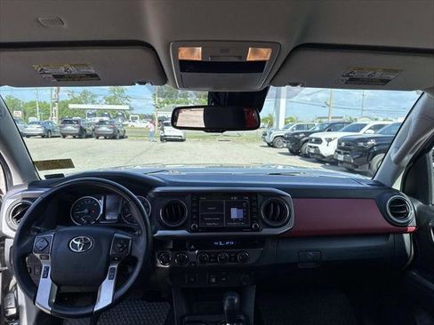 Certified 2023 Toyota Tacoma SR5 AWD/4WD image 15