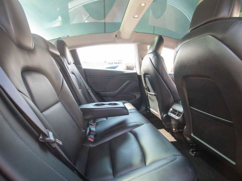 Used 2018 Tesla Model 3 Long Range image 6