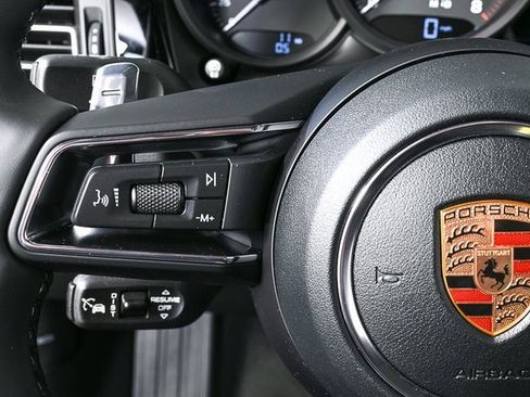 New 2026 Porsche Macan image 11