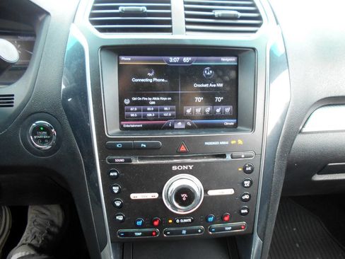 Used 2016 Ford Explorer Sport w/ Equipment Group 401A image 15