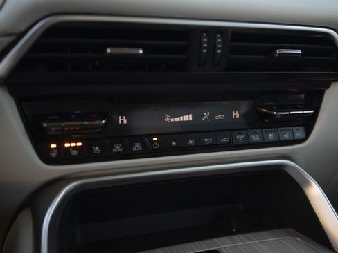 Used 2024 MAZDA CX-90 Plug-In Hybrid w/ Premium Plus image 9