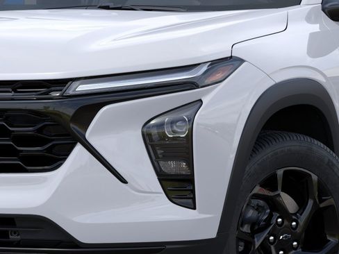 New 2026 Chevrolet Trax LT w/ Driver Confidence Package FWD image 11