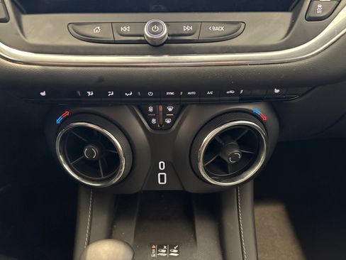 Used 2024 Chevrolet Blazer LT w/ Sound & Technology Package image 17