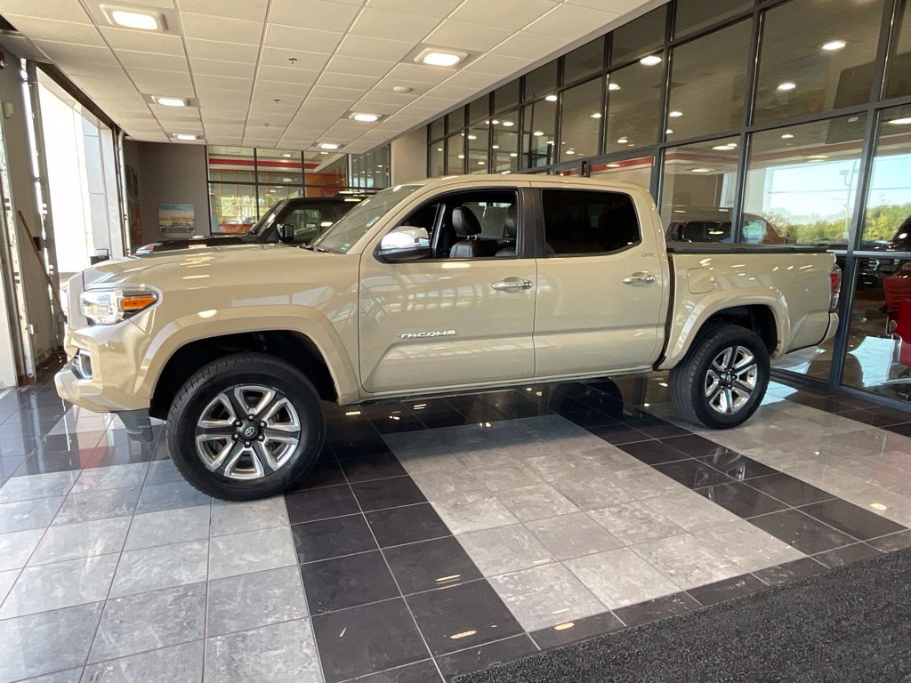 Used 2019 Toyota Tacoma Limited AWD/4WD image 3
