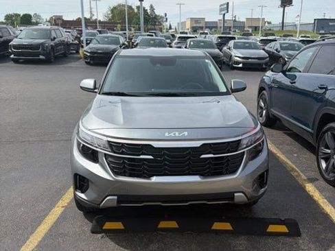 Used 2025 Kia Seltos LX AWD/4WD image 7