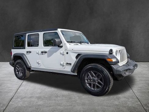 Used 2024 Jeep Wrangler Unlimited Sport AWD/4WD image 2