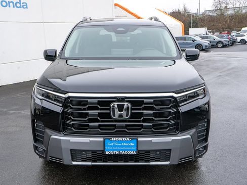 New 2026 Honda Pilot Touring image 3