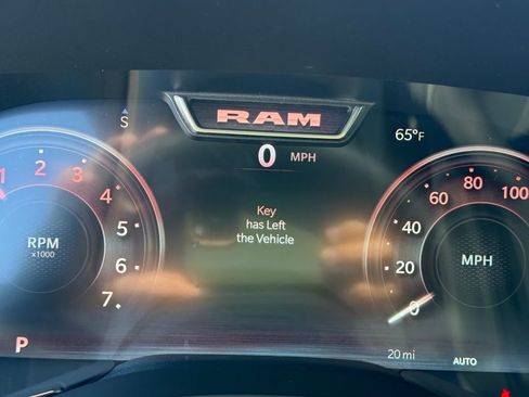 New 2026 RAM 1500 4x4 Crew Cab image 16