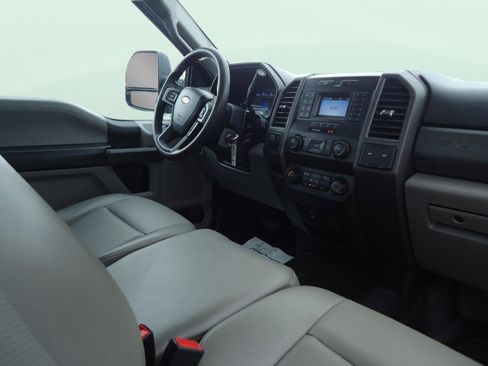 Used 2020 Ford F250 XL w/ Power Equipment Group image 27