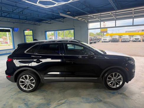 Used 2019 Lincoln MKC Select w/ Vista Value Package AWD/4WD image 9