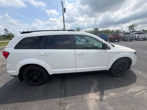Used 2019 Dodge Journey SE w/ Connectivity Group FWD image 7