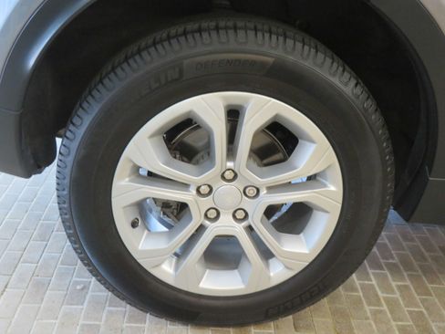 Used 2020 Land Rover Discovery Sport AWD/4WD image 9