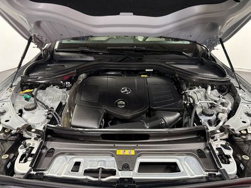 Used 2025 Mercedes-Benz GLC 350e GLC 350e w/ Driver Assistance Package image 36