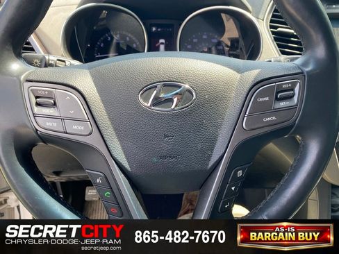 Used 2017 Hyundai Santa Fe FWD image 18