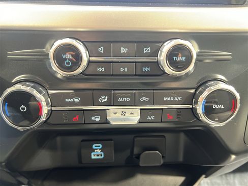 Used 2022 Ford F150 XLT w/ Equipment Group 302A High image 19