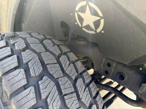 Used 2015 Jeep Wrangler Rubicon w/ Power Convenience Group AWD/4WD image 5