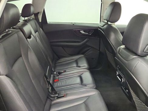 Used 2018 Audi Q7 3.0T Prestige AWD/4WD image 25