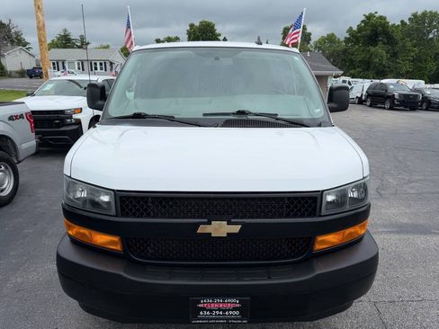 Used 2022 Chevrolet Express 2500 w/ Driver Convenience Package RWD image 3