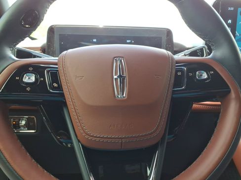 Used 2025 Lincoln Aviator Reserve w/ Equipment Group 201A AWD/4WD image 15