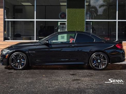 Used 2018 BMW M4 Convertible image 8