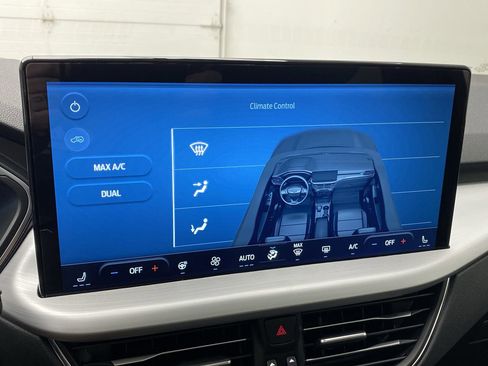 New 2024 Ford Escape PHEV w/ PHEV Premium Package image 19