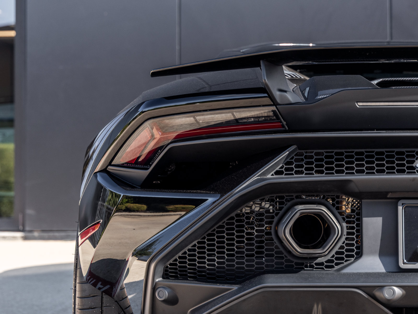 Used 2023 Lamborghini Huracan Tecnica RWD image 12