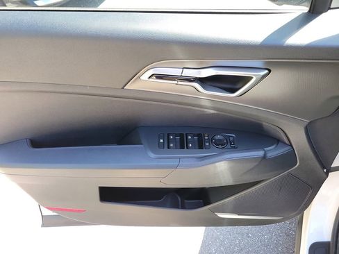 New 2026 Kia Sportage LX w/ LX Convenience Package FWD image 19