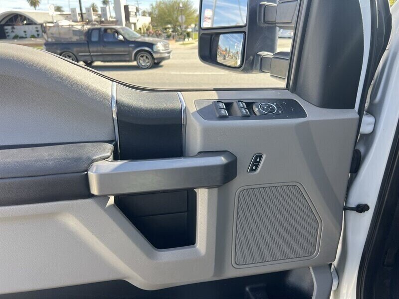Used 2021 Ford F550 4x4 Crew Cab Super Duty image 5