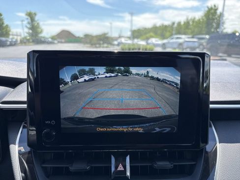 Used 2024 Toyota Corolla LE FWD image 17