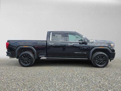Used 2022 GMC Sierra 3500 Denali w/ Denali Black Diamond Edition AWD/4WD image 2