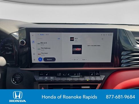 Used 2025 Toyota Camry XSE FWD image 21