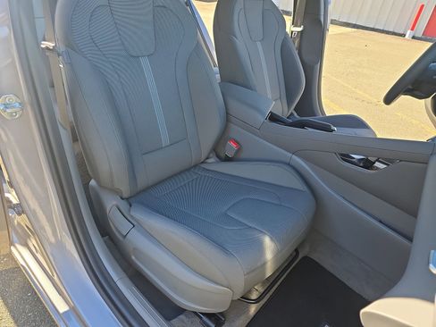 Used 2024 Hyundai Elantra SE image 16